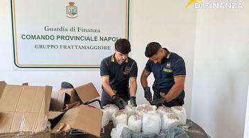Napoli, sequestrati oltre 100 kg di ketamina nascosti in prodotti Made in Italy: erano diretti a Los Angeles