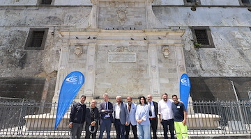 Napoli, torna in funzione la storica fontana del Formiello