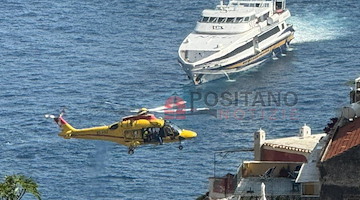 Positano, operaio di Agerola scivola dalla banchina: interviene l’elisoccorso