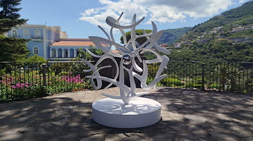 Ravello celebra l'arte contemporanea con la mostra diffusa di Gianfranco Meggiato