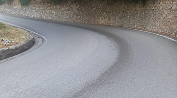 Ravello, perdita di carburante sulla ex 373: massima prudenza 