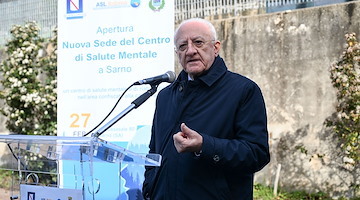 Regionali, De Luca scrive a Fedriga per rinviare elezioni. Iannone (FdI): «È più attaccato alla poltrona che alla vita»