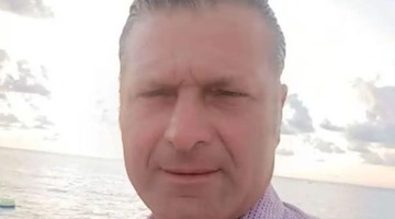 Si sente male dopo aver mangiato un panino: morto a 52 anni Luigi Di Sarno. Lutto tra Cercola e Napoli
