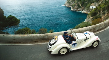 Sorrento, domani 10 aprile vetture storiche in città con la “1000 Miglia Experience Italy”