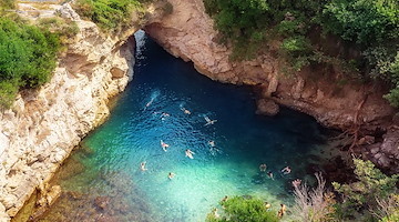 Sorrento, i Bagni della Regina Giovanna tra le migliori 30 spiagge d'Italia nel 2025