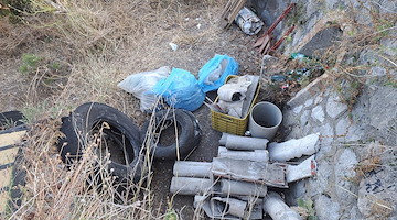 Statale Amalfitana: discarica a cielo aperto in località Tordigliano 