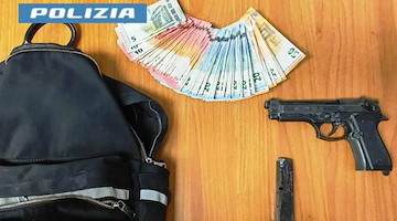 Striano, 17enne armato di pistola tenta di rapinare un supermercato: fermato da due poliziotti liberi dal servizio