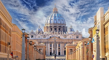 Vaticano: eletto il nuovo Papa, la terza fumata è bianca