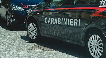 Vietri sul Mare, minacciano fidanzati con pistola e rubano bici a straniero: arrestati un uomo e un 16enne 