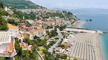 Vietri sul Mare, si ferisce dopo tuffo in mare: grave 15enne 