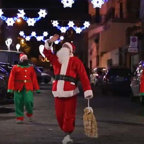 A Cetara si accende la luce del Natale e della speranza /VIDEO