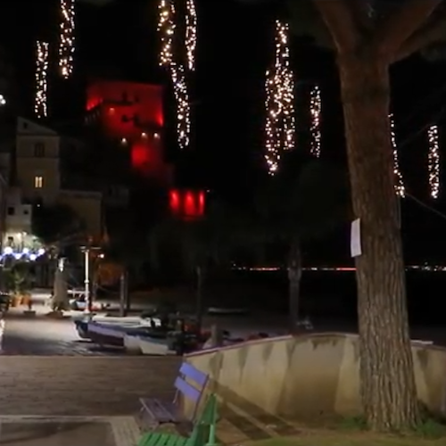A Cetara si accende la luce del Natale e della speranza /VIDEO