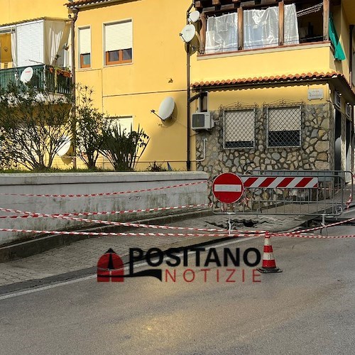 A Maiori sprofonda la strada in Via Nuova Chiunzi<br />&copy; Massimiliano D'Uva