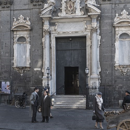 A Napoli si presenta il libro con le foto di scena de "Il Commissario Ricciardi": in 80 scatti il successo della fiction Rai con Lino Guanciale