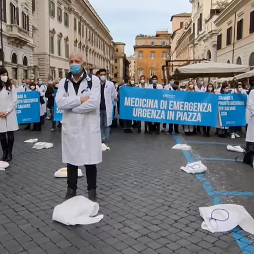 A Roma la manifestazione per salvare medicina d'urgenza, presenti anche medici della Costa d'Amalfi e di Cava de' Tirreni 