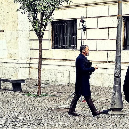 A Salerno continuano le riprese di "Vincenzo Malinconico", il corso cittadino diventa set a cielo aperto <br />&copy; Matteo Pisani