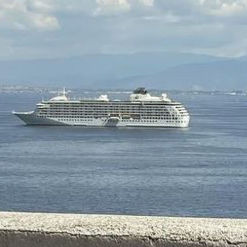 A Sorrento arriva "The World", la nave da crociera più grande del mondo