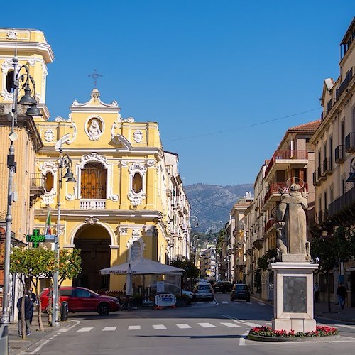 A Sorrento ecco la nuova Ztl Centro: in vigore le modifiche al regolamento nella zona a traffico limitato