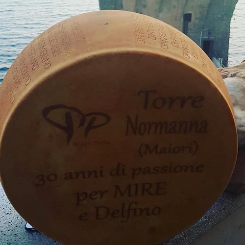 A Tramonti venduta una forma di Parmigiano introvabile sul mercato a sostegno della ricerca contro il cancro