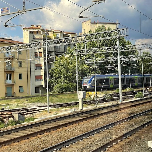 Abusi su un minore sul treno tra Napoli e Sorrento, 53enne ai domiciliari 
