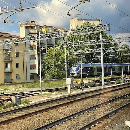 Abusi su un minore sul treno tra Napoli e Sorrento, 53enne ai domiciliari 