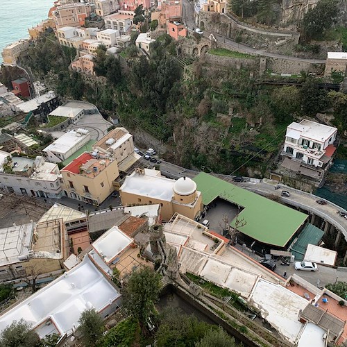 Abusivismo in Costa d’Amalfi, sequestrati locali di un resort di lusso a Positano
