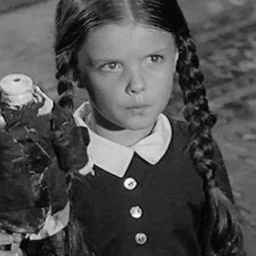 Addio a Lisa Loring, la prima Mercoledì Addams è morta a soli 64 anni 
