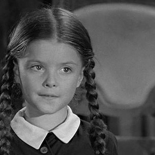 Addio a Lisa Loring, la prima Mercoledì Addams è morta a soli 64 anni 