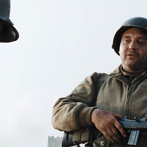 Addio a Tom Sizemore, l'attore di "Salvate il soldato Ryan" morto a 61 anni per un aneurisma cerebrale 