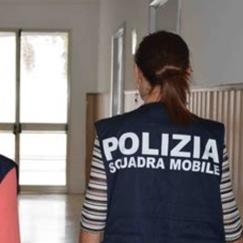 Adesca 12enne su Instagram ma all'appuntamento trova poliziotta, arrestato pedofilo a Cagliari 