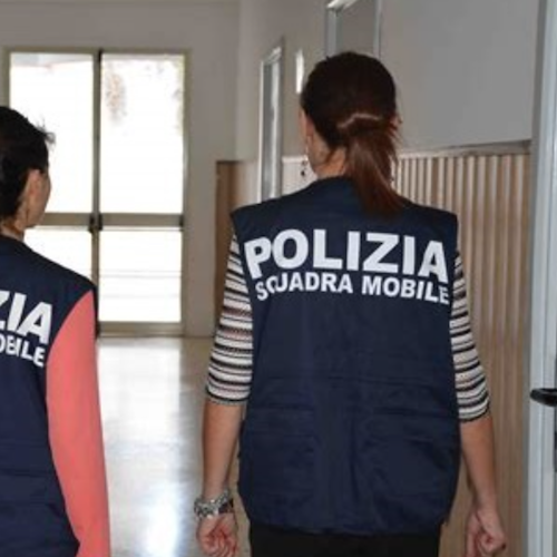 Adesca 12enne su Instagram ma all'appuntamento trova poliziotta, arrestato pedofilo a Cagliari 