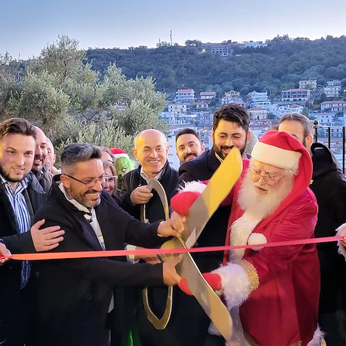 Agropoli, per 40 giorni il centro storico si trasforma ne "Il borgo di Babbo Natale"