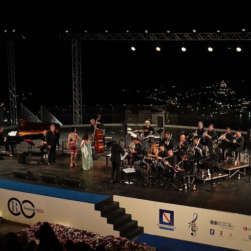 Al Ravello Festival l'esibizione dei New York Voices senza il leader Darmon Meader 