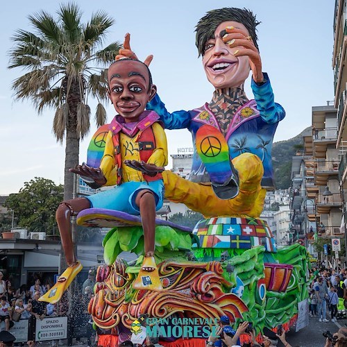 Al via il Gran Carnevale Maiorese: fino al 26 febbraio musica, giochi e sfilate dei carri allegorici