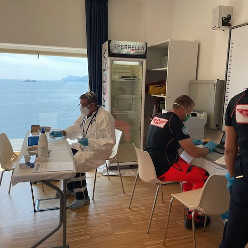 Al via la prima giornata di vaccini agli operatori turistici della Costa d'Amalfi all'Hub privato di Praiano
