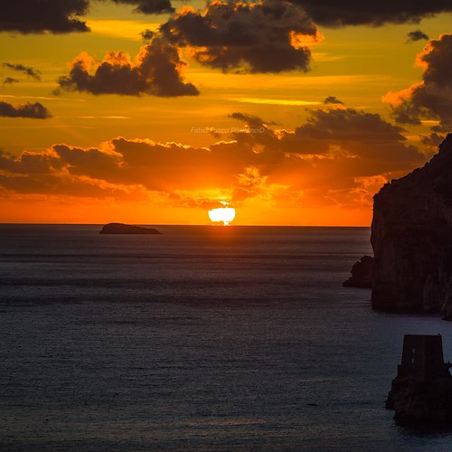 All'alba della notte più lunga dell'anno, le immagini straordinarie al tramonto di Fabio Fusco