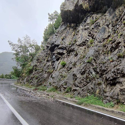 Allerta meteo arancione, in Costa d'Amalfi smottamenti e disagi alla viabilità / FOTO 