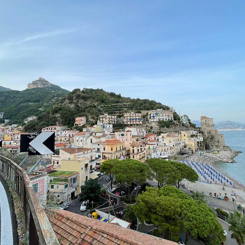 Alloggi vista mare a Cetara, arriva il no del deputato Mari (AVS): «Uno sfregio per uno dei borghi della Costa d'Amalfi»