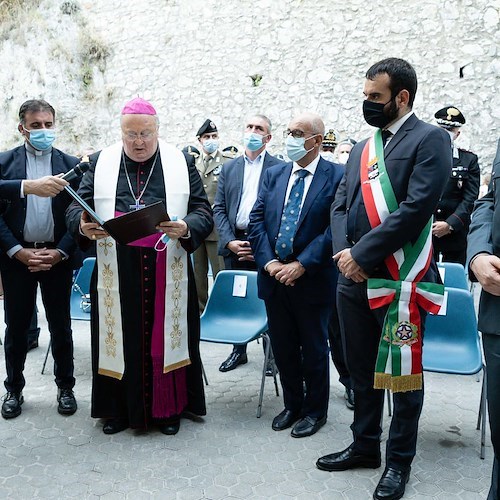 Amalfi, inaugurati la nuova Caserma della Guardia di Finanza e il campo di basket attiguo