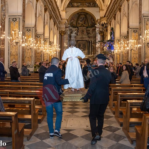 La Madonna del Pino torna a "casa": riconsegnata alla comunità di Pastena di Amalfi la statua rubata 9 anni fa<br />&copy; Leopoldo De Luise, Il Vescovado