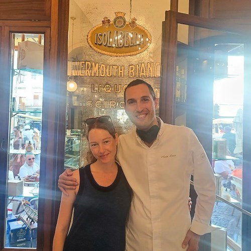 Amalfi: la Pasticceria Pansa riabbraccia Cristiana Capotondi, l'indimenticabile Claudia di "Notte prima degli esami"