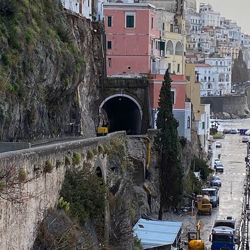 Amalfi, lavori al costone roccioso su SS163: dal 13 marzo interruzione transito in orario notturno 