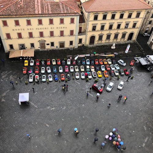 Anche il Club 500 Positano presente alla terza edizione del raduno di Pistoia in piazza Duomo /Foto /Video