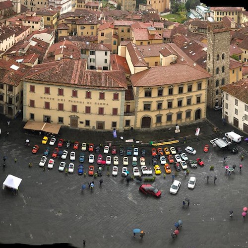 Anche il Club 500 Positano presente alla terza edizione del raduno di Pistoia in piazza Duomo /Foto /Video
