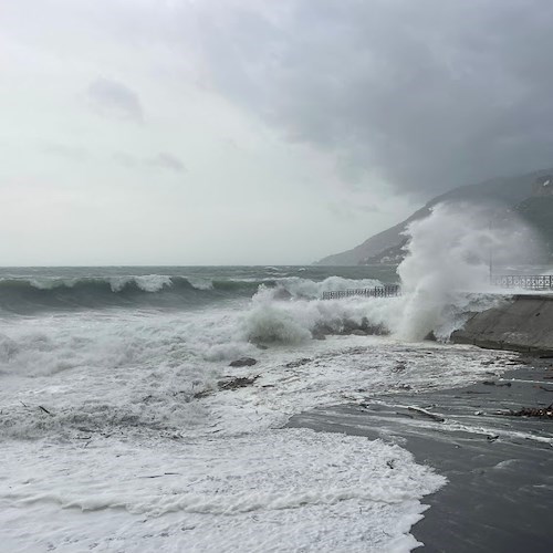 Ancora allerta meteo arancione in Campania: venti molto forti, precipitazioni intense e mareggiate sulle coste