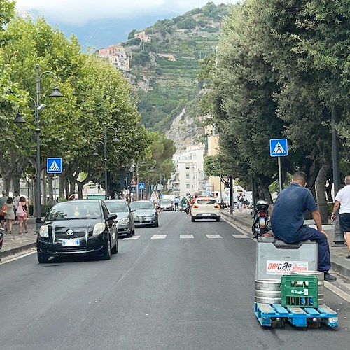 Ancora traffico in Costa d'Amalfi: code al semaforo sulla "Torricella" e bus in ritardo di mezzora