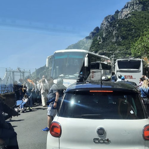 Ancora traffico in Costiera Amalfitana, lunghe code a Positano 