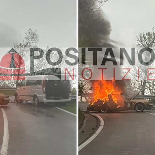 Ancora un incidente in Costiera Amalfitana, auto in fiamme sulla Ravello-Chiunzi / FOTO 