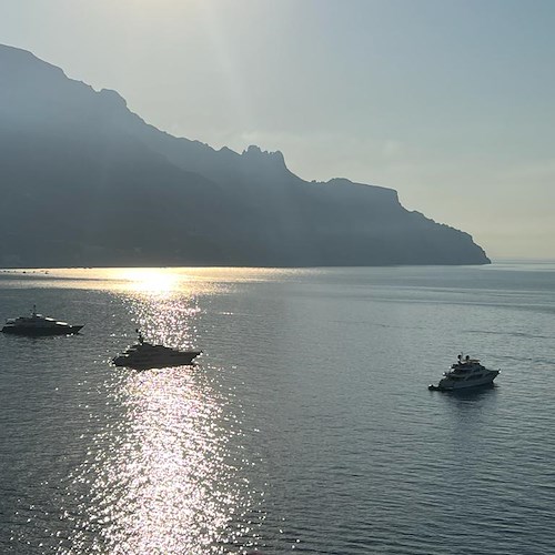 Ancora yacht al largo della Costa d'Amalfi: ecco Laurentia, Eleni e Solinda / FOTO 