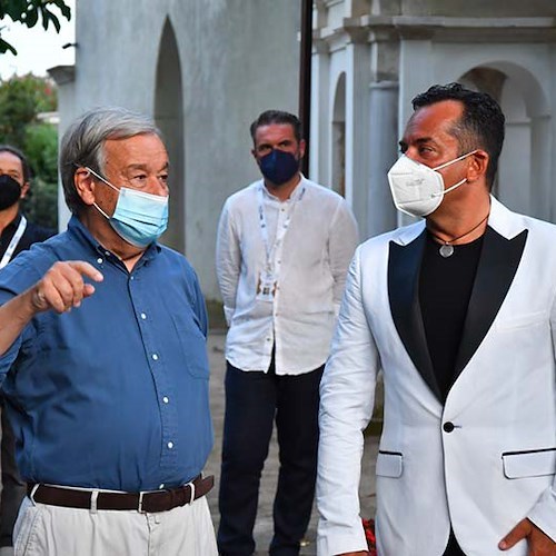 António Guterres (ONU) incantato da Ravello e dal concerto in omaggio ad Enrico Caruso